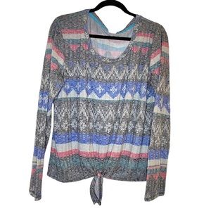 No Boundaries long-sleeved t-shirt. Size XXL